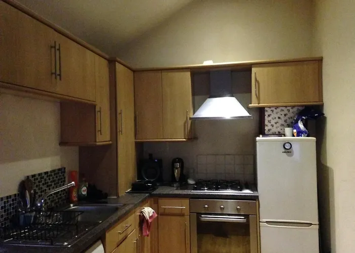 Open Plan Flat With Large Garden Close To Beach